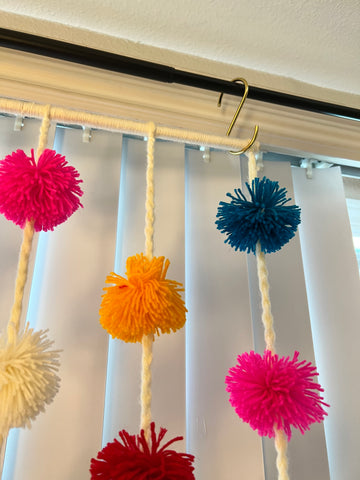 Pom Pom Garland (7.5 FT)